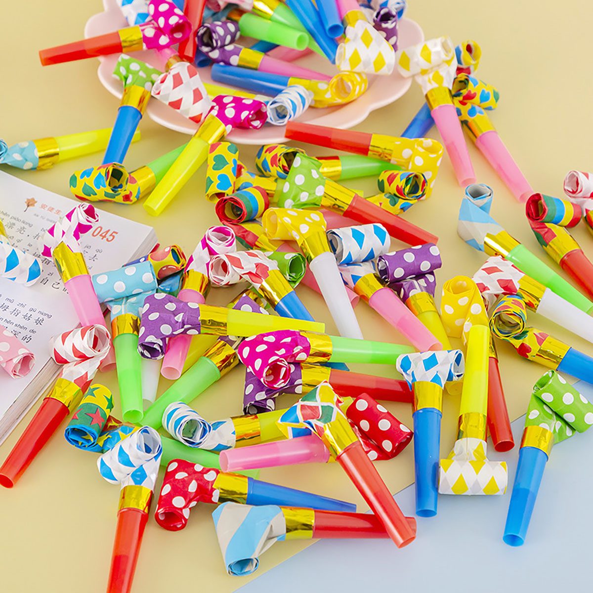 30PCS Colorful Whistles Toy Fu - Party Games Engagement reseña y precio